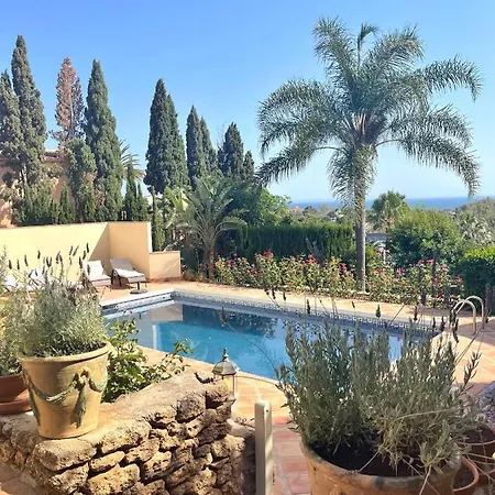 Casa Roca Elviria Villa *